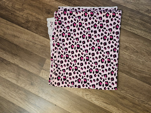 1 yard Pink Fuchsia Cheetah Spandex Fabric | Blue Moon Fabrics